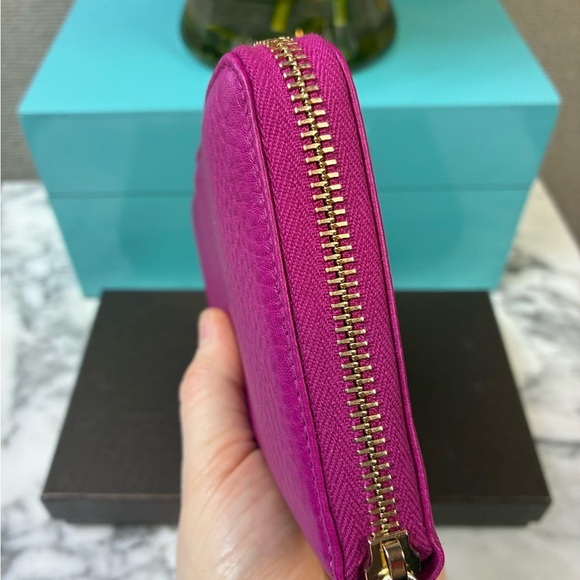 Gucci Dark Pink Fuchsia Pebbled Leather Large Organizer Wallet - NWOT Authentic - Picture 8 of 14